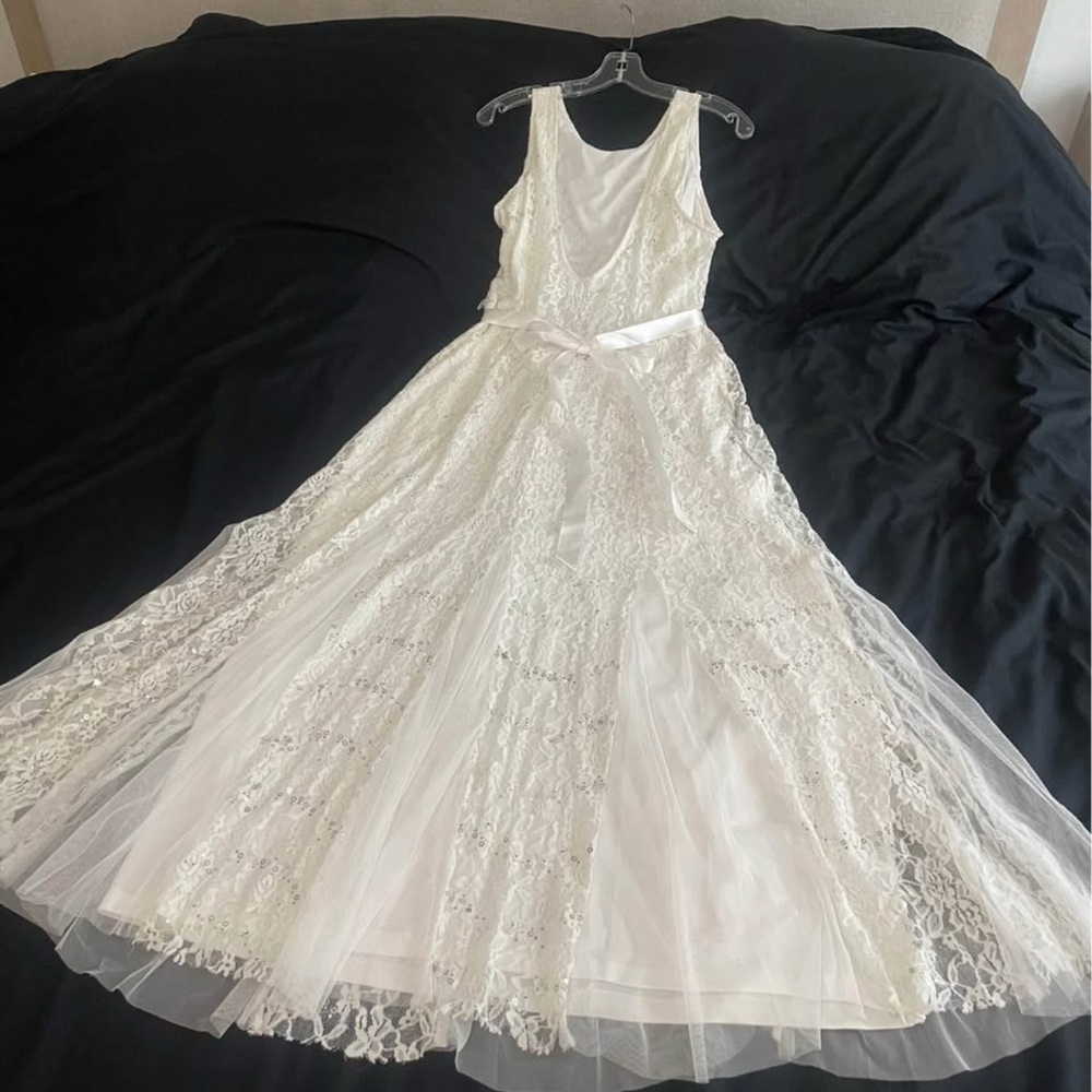 Elegant White Lace Dress